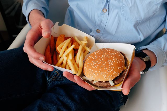 the-impact-of-fast-food-on-modern-lifestyles-and-health